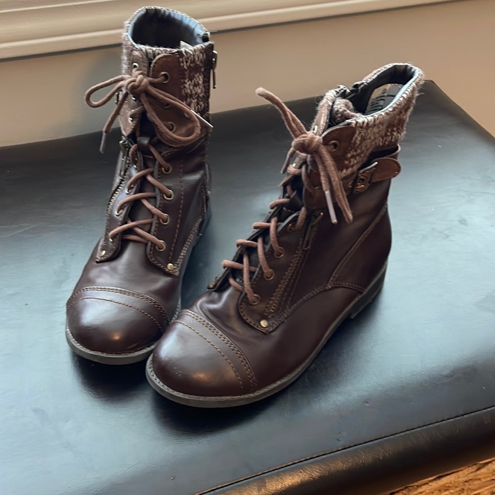 Kids boots